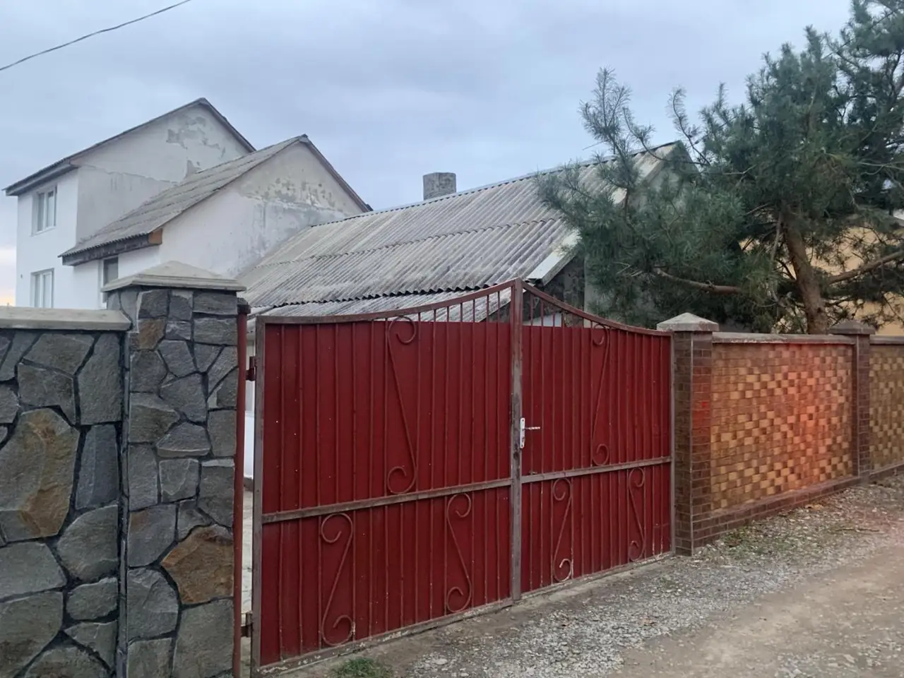 Будинок з усіма зручностями у мальовничому місці біля Чорної Гори